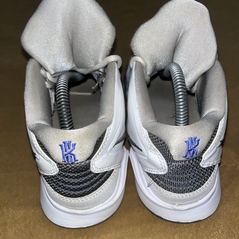 Nike Kyrie Infinity GS White Iron Grey Basketball Shoes DD0334-102 Size 6.5Y - Picture 8 of 16
